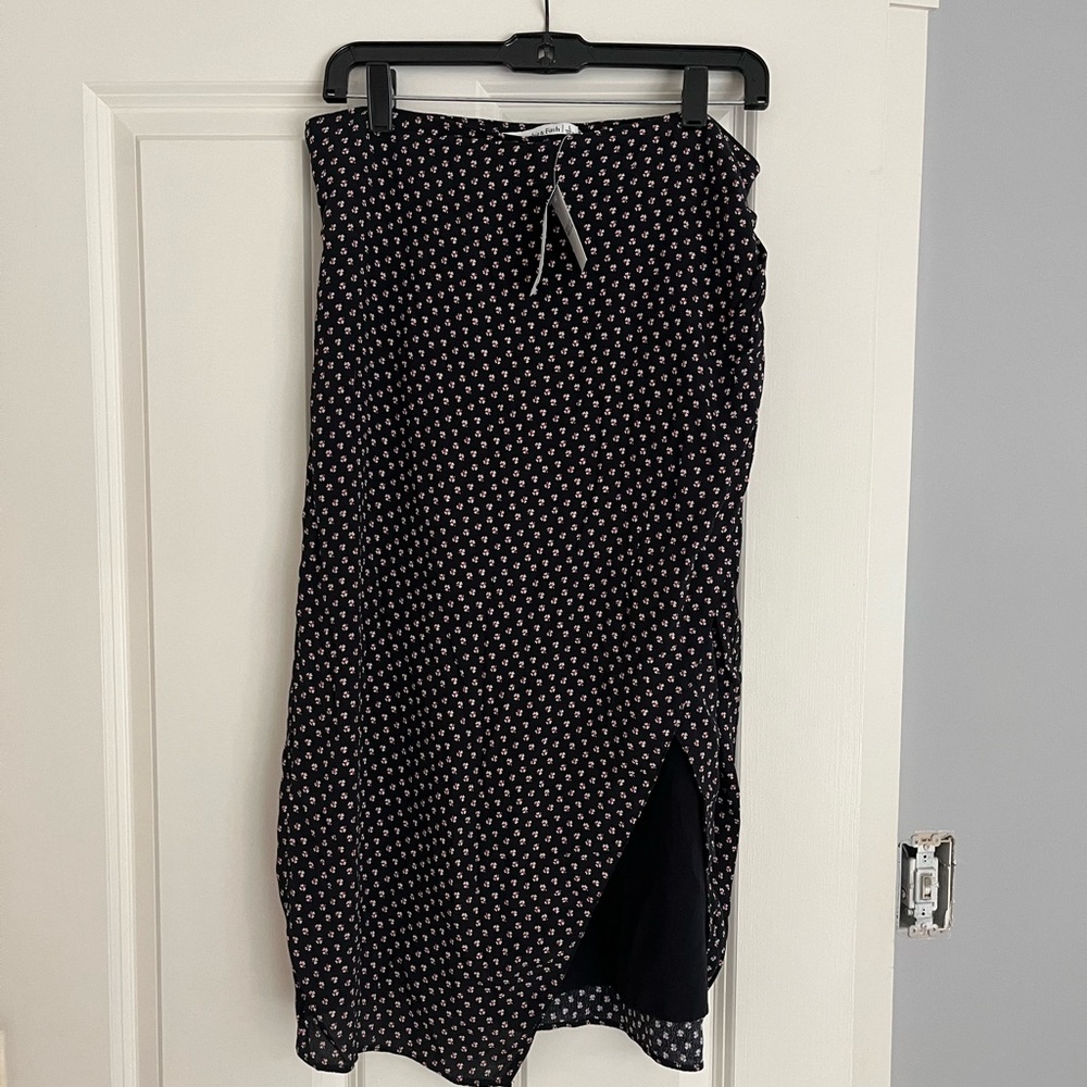 Abercrombie and Fitch adorable black print skirt NWT size L
